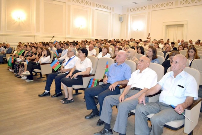 Elçin Mirzəbəyli Ağsu Mədəniyyət Sarayında seçicilərlə görüşüb — FOTOLAR