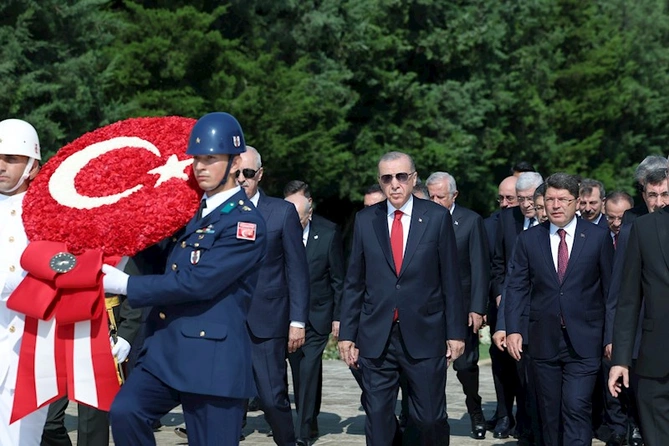 Ərdoğan Anıtqəbiri ziyarət etdi — FOTOLAR