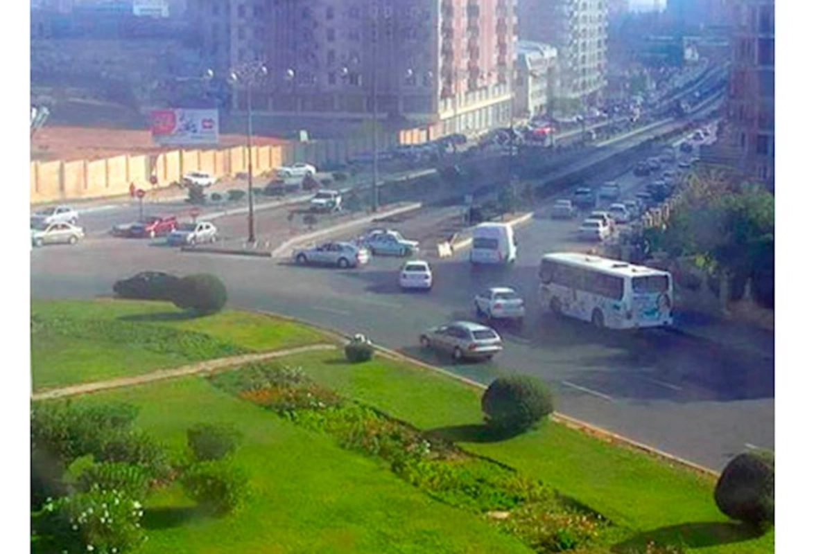 “Qələbə” dairəsi istiqamətində yol bağlandı