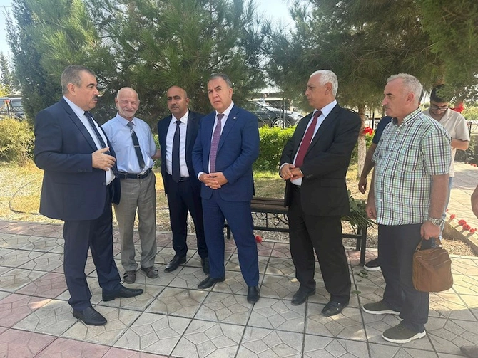 Sadiq Qurbanov şəhid ailələrini ziyarət etdi — Salyanda seçicilərlə izdihamlı görüş (FOTOLAR)