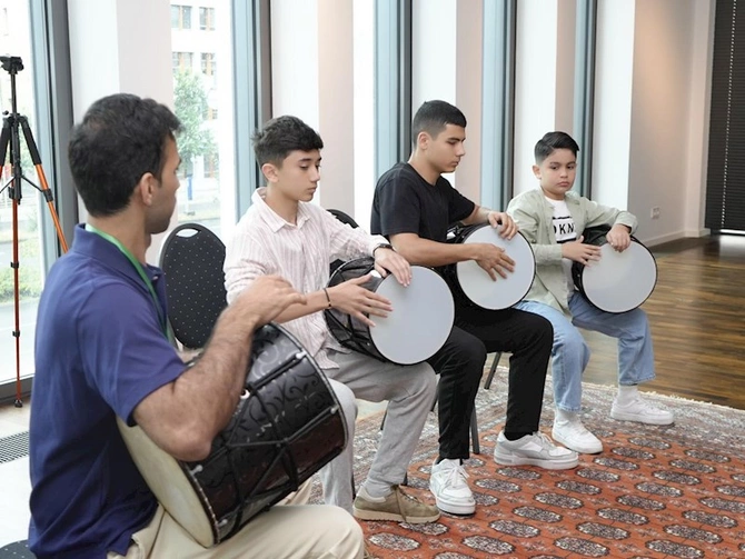 Berlində Azərbaycan dili həftəsonu məktəbinin açılışı olub — FOTOLAR