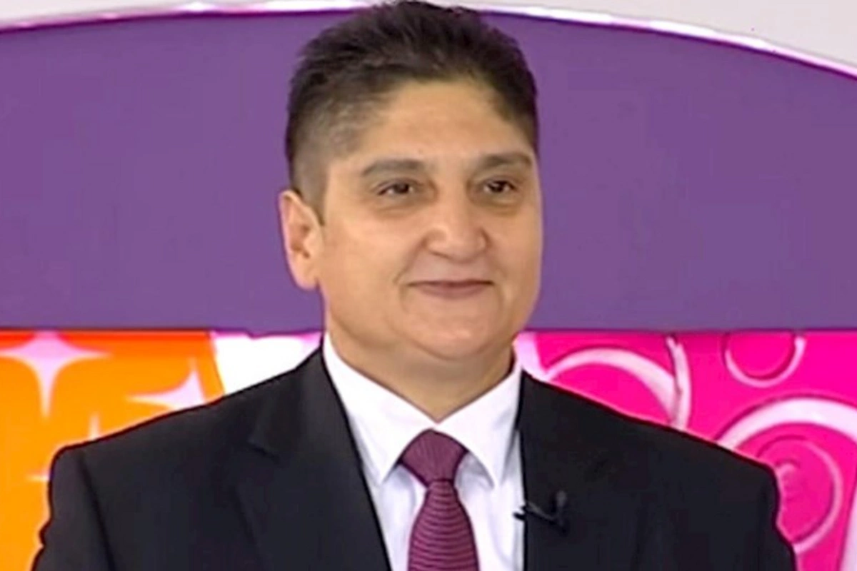 Xalq artisti gül satan qocaya 200 manat verdi — VİDEO