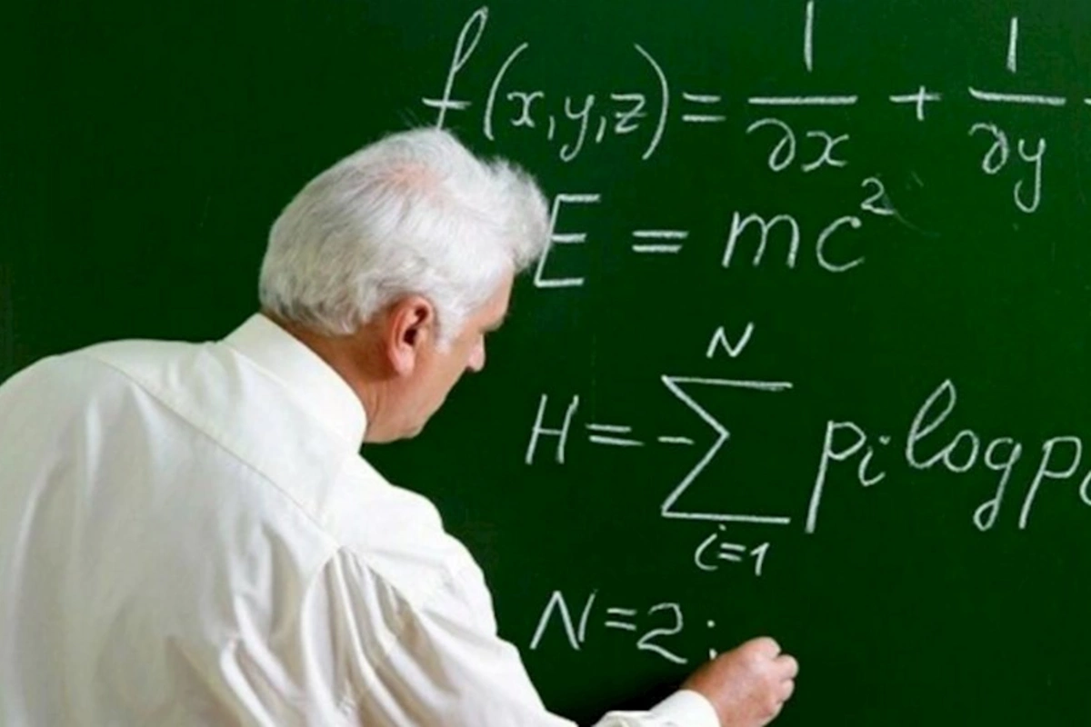 Azərbaycanda universitetlərdə neçə professor var?