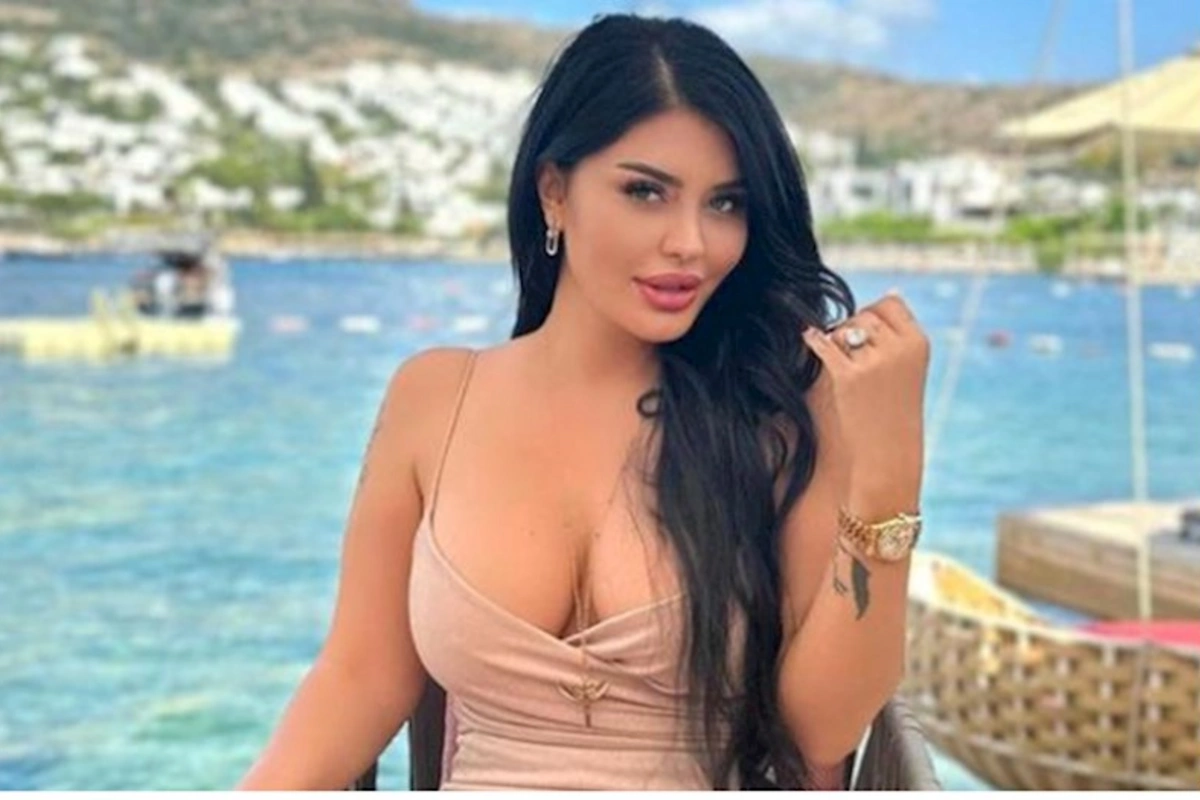 Nazirin oğlu ilə sevgili olan müğənni aldığı təklifdən sonra dəli oldu — FOTOLAR