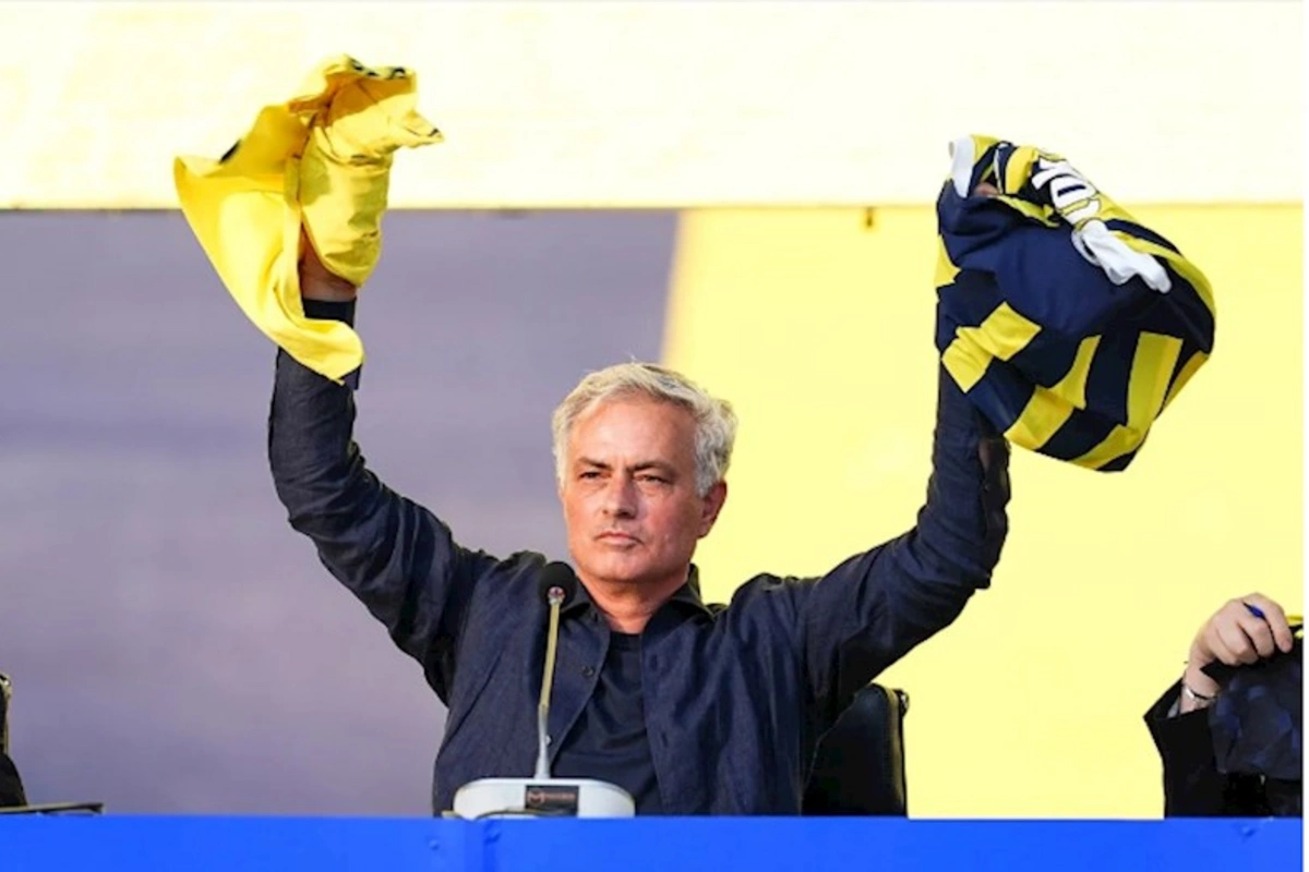 Mourinyo Barselonanın futbolçusunu Fənərbağçaya gətirir?