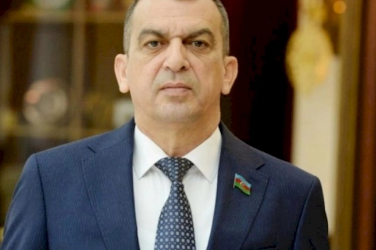 Daha bir deputat geri çəkildi: Namizəd olmayacaq