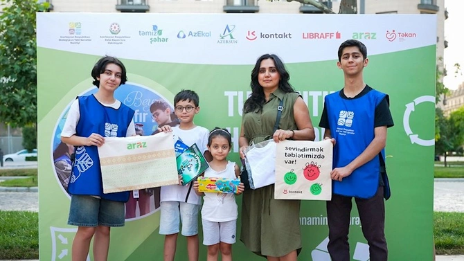 Ağ Şəhərdə “Tullantıları hədiyyələrə dəyiş” festivalı keçirilib — FOTOLAR Ağ Şəhərdə “Tullantıları hədiyyələrə dəyiş” festivalı keçirilib — FOTOLAR