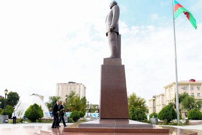 Ekologiya və təbii sərvətlər naziri Naxçıvanda vətəndaşları qəbul edib — FOTOLAR