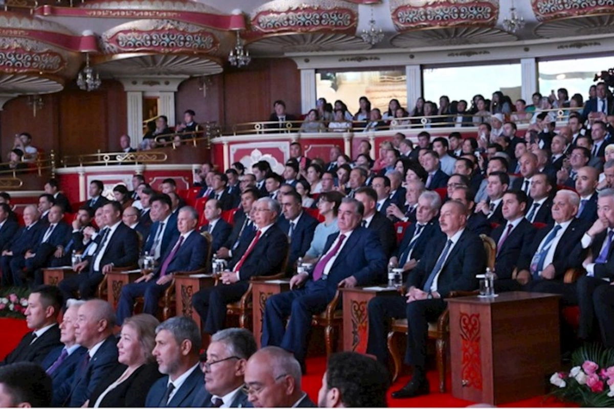 İlham Əliyev Astanada “Вечер дружбы” adlı qala konsertdə iştirak edib — FOTOLAR