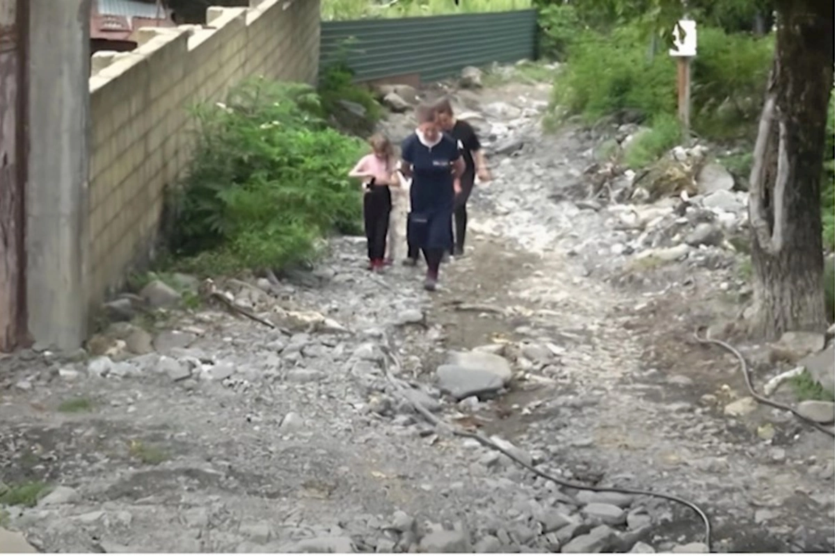 Oğuzda sel yolu dağıdıb — VİDEO