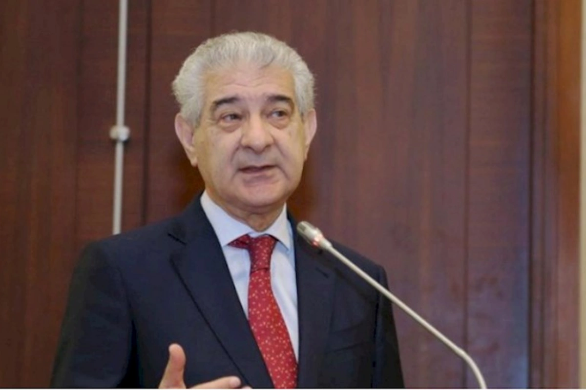 Əli Əhmədov əşyalarını da götürüb Nazirlər Kabinetindən çıxdı