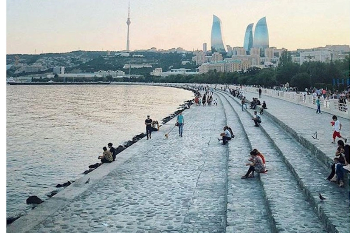 Bulvarda sudan meyit çıxarıldı