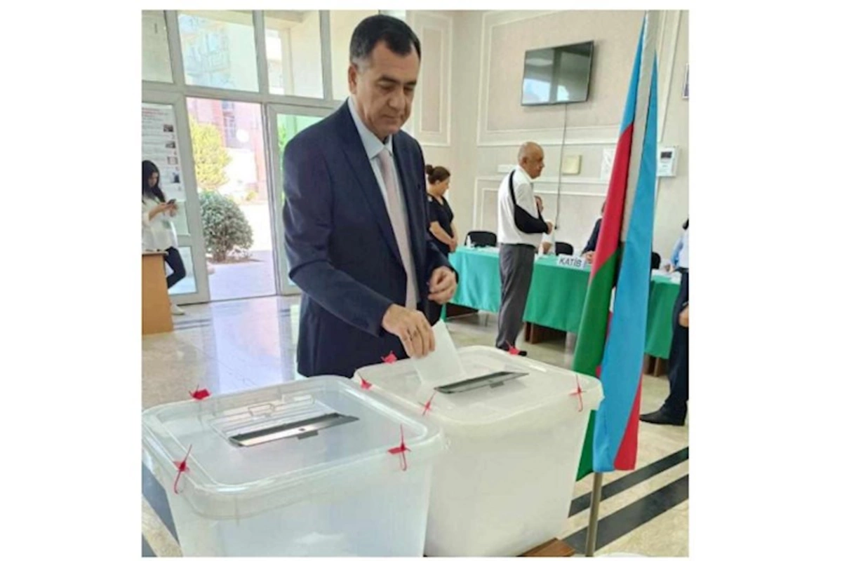 Qüdrət Həsənquliyev səs verdi