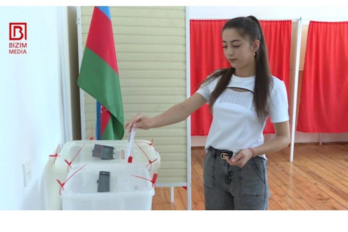 Ad günündə ilk dəfə səs verən şəkili gəncə maraqlı hədiyyə — FOTOLAR