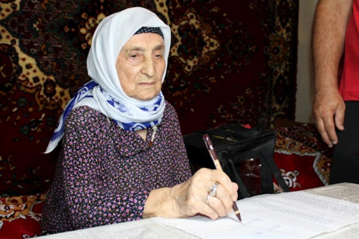 Layiqli namizədə səs verdim — 104 yaşlı Qızvəs nənə