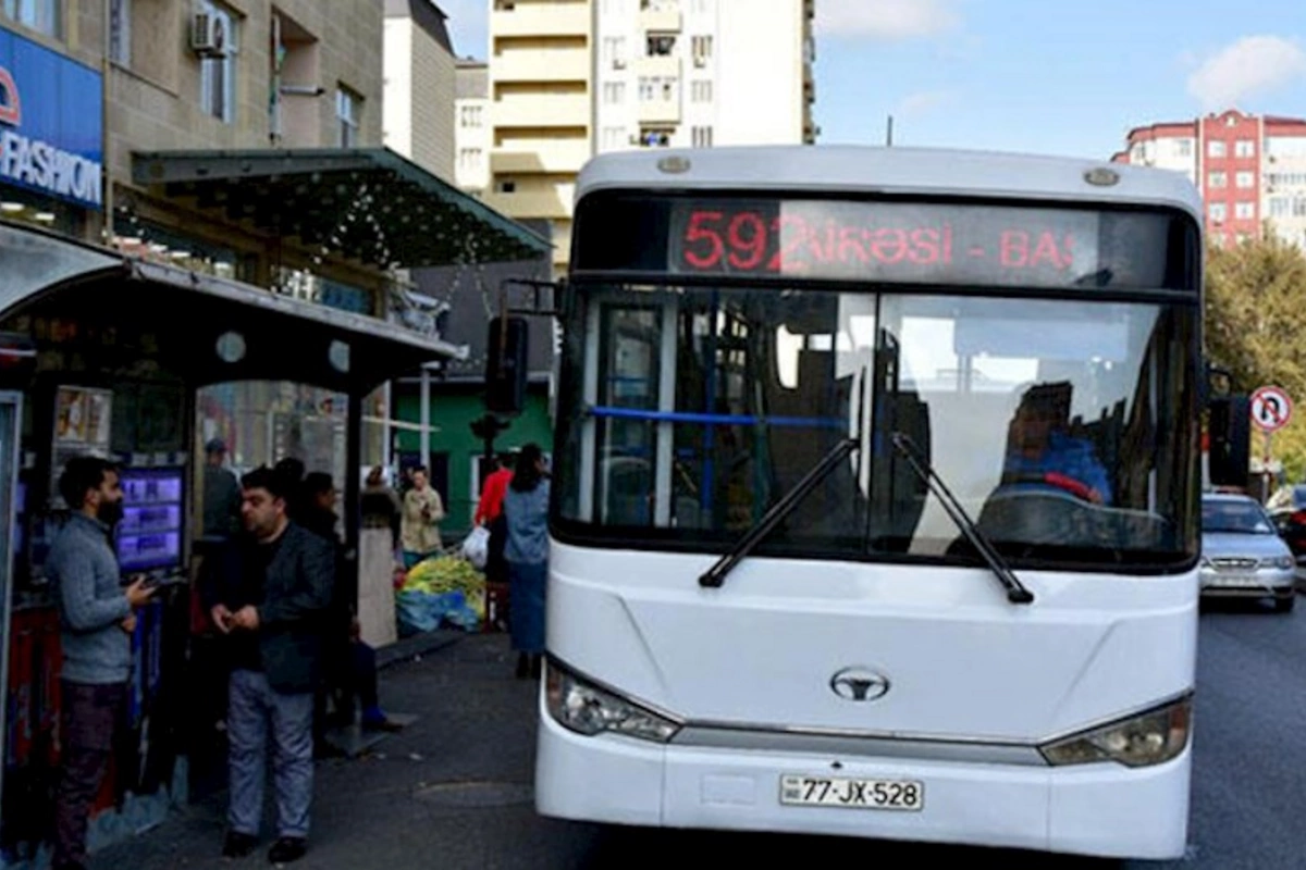 Marşrut avtobusu piyadanı vuraraq öldürdü