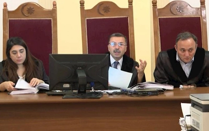 “İşin içində bir neçə vəzifəli şəxsin adı keçir” “İşin içində bir neçə vəzifəli şəxsin adı keçir”