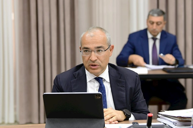 Əli Əsədov İqtisadi Şuranın iclasını keçirdi — FOTOLAR