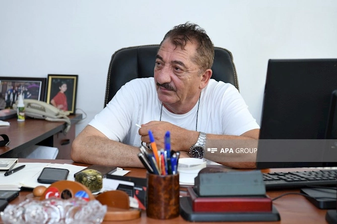“Qaynı dedi ki, Elçibəyin sənə 20 min dollar borcu var?” — Rüstəm Behrudi ilə MÜSAHİBƏ “Qaynı dedi ki, Elçibəyin sənə 20 min dollar borcu var?” — Rüstəm Behrudi ilə MÜSAHİBƏ