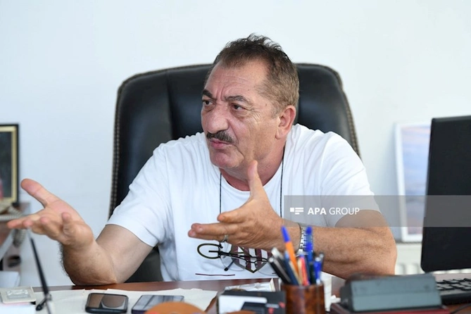 “Qaynı dedi ki, Elçibəyin sənə 20 min dollar borcu var?” — Rüstəm Behrudi ilə MÜSAHİBƏ “Qaynı dedi ki, Elçibəyin sənə 20 min dollar borcu var?” — Rüstəm Behrudi ilə MÜSAHİBƏ