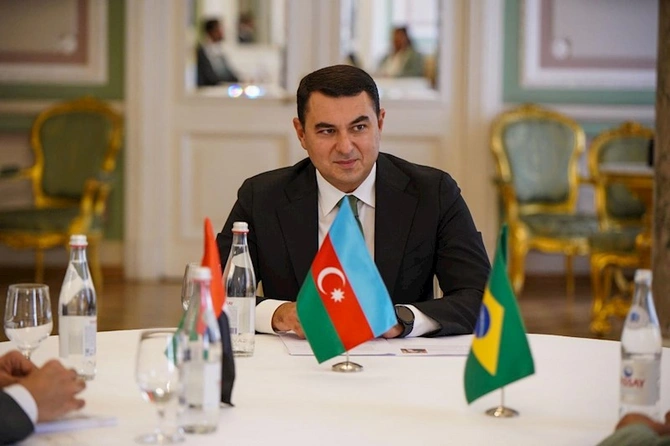 COP 29 çərçivəsində Azərbaycan, BƏƏ və Braziliya Mədəniyyət Nazirlərinin görüşü keçirilib — FOTOLAR COP 29 çərçivəsində Azərbaycan, BƏƏ və Braziliya Mədəniyyət Nazirlərinin görüşü keçirilib — FOTOLAR