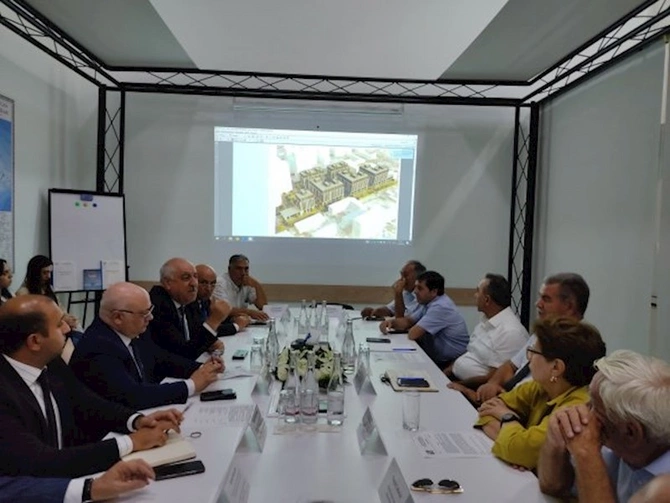 Bakıda problem yaradan yabanı ağacların götürülməsi asanlaşdırıldı — FOTOLAR