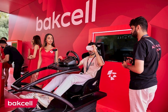 “Bakcell”in stendi Formula 1 azarkeşlərinin diqqət mərkəzində — FOTOLAR “Bakcell”in stendi Formula 1 azarkeşlərinin diqqət mərkəzində — FOTOLAR
