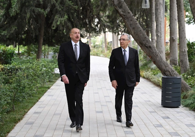 Prezident “Xəqani” bağında — YENİLƏNDİ (FOTOLAR)