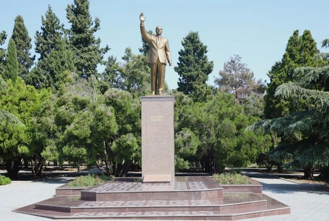 AHİK sədri Sahib Məmmədov “Naftalan” Kurort Birliyində olub, mövcud vəziyyətlə maraqlanıb — FOTOLAR