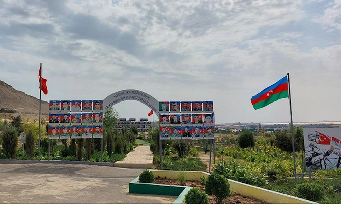 “Şəhidlər parkı”nın genişlənməsi “Yaşıl dünya naminə həmrəylik ili”nə də töhfə olacaq — FOTOLAR “Şəhidlər parkı”nın genişlənməsi “Yaşıl dünya naminə həmrəylik ili”nə də töhfə olacaq — FOTOLAR