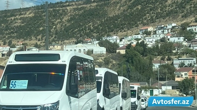 Bayılda köhnə avtobusla sərnişin daşıyan sahibkar yeni avtobusların təkərlərini deşdi — FOTOLAR