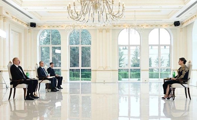 Prezident yeni səfirin etimadnaməsini qəbul etdi —YENİLƏNDİ (FOTOLAR)