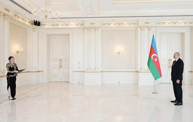 Prezident yeni səfirin etimadnaməsini qəbul etdi —YENİLƏNDİ (FOTOLAR)