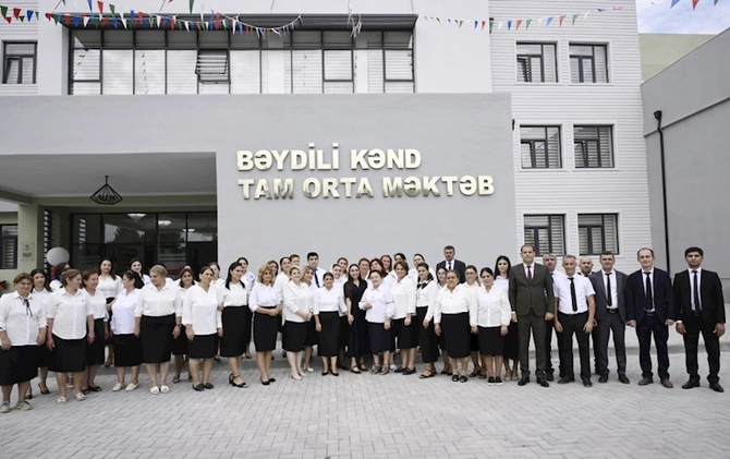 Leyla Əliyeva Biləsuvarda yeni inşa edilən məktəbdə olub — FOTOLAR