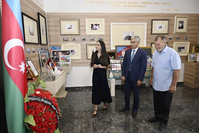 Leyla Əliyeva Mübariz İbrahimovun evində — FOTOLAR Leyla Əliyeva Mübariz İbrahimovun evində — FOTOLAR