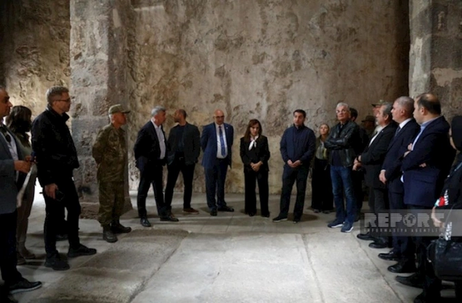 Diplomatik korpusun nümayəndələri Xudavəng monastır kompleksində — FOTOLAR Diplomatik korpusun nümayəndələri Xudavəng monastır kompleksində — FOTOLAR