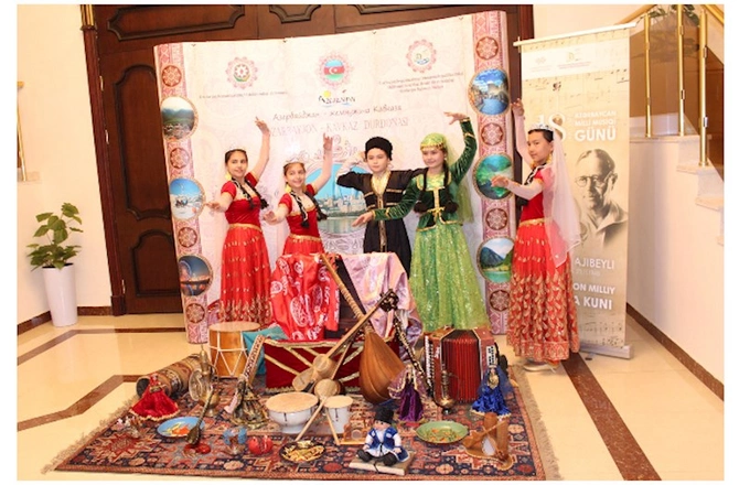 Özbəkistanda Azərbaycan Milli Musiqisi Günü qeyd edildi — FOTOLAR Özbəkistanda Azərbaycan Milli Musiqisi Günü qeyd edildi — FOTOLAR