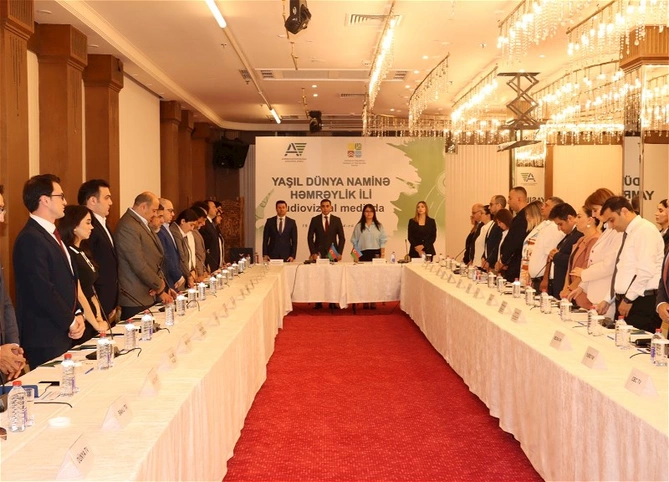 Yaşıl dünya naminə həmrəylik ili audiovizual mediada mövzusunda seminar keçirilmişdir — FOTOLAR