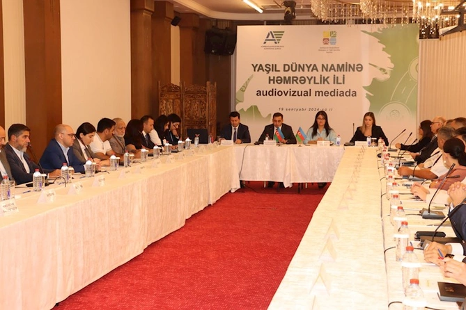 Yaşıl dünya naminə həmrəylik ili audiovizual mediada mövzusunda seminar keçirilmişdir — FOTOLAR