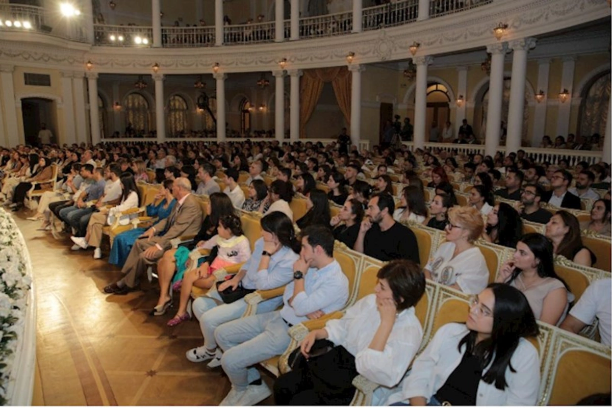 Üzeyir Hacıbəyli XVI Beynəlxalq Musiqi Festivalının açılış mərasimi keçirildi — FOTOLAR
