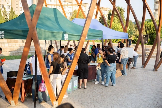 “Tullantıları hədiyyələrə dəyiş” festivalı keçirildi — FOTOLAR