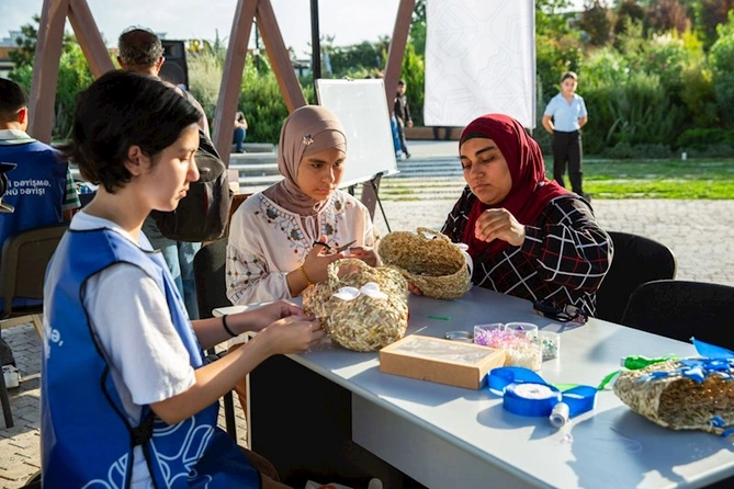 “Tullantıları hədiyyələrə dəyiş” festivalı keçirildi — FOTOLAR