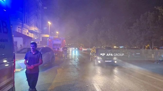 Bakıda 16 mərtəbəli binada baş vermiş yanğın söndürüldü — FOTOLAR(YENİLƏNDİ) Bakıda 16 mərtəbəli binada baş vermiş yanğın söndürüldü — FOTOLAR(YENİLƏNDİ)