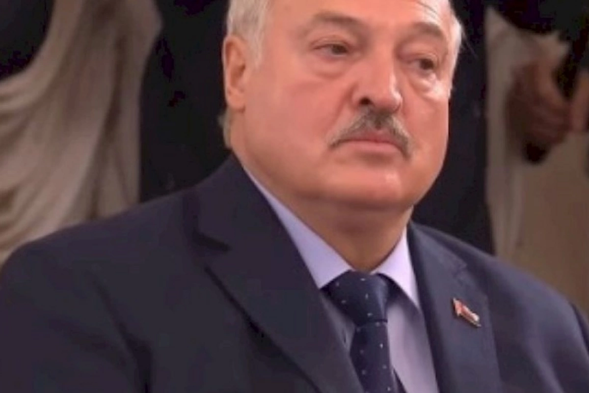 Lukaşenkodan Ermənistana çağırış: “İndiki şəraitdə sağ qalmaq üçün...”