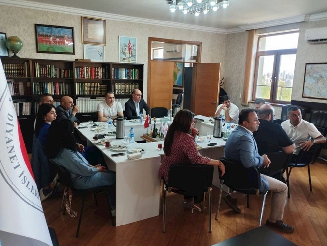 Türkiyə səfirliyinin Dini işlər üzrə müşavirliyində jurnalistlərlə görüş keçirildi — FOTOLAR Türkiyə səfirliyinin Dini işlər üzrə müşavirliyində jurnalistlərlə görüş keçirildi — FOTOLAR