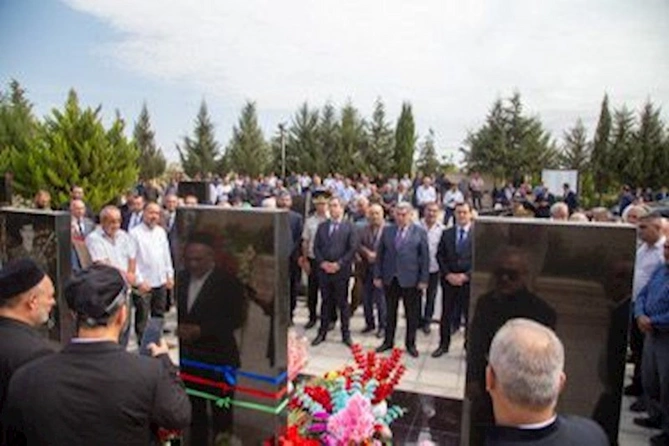 Antiterror əməliyyatı zamanı şəhid olan hərbçilərin Salyanda il mərasimləri keçirildi — FOTOLAR Antiterror əməliyyatı zamanı şəhid olan hərbçilərin Salyanda il mərasimləri keçirildi — FOTOLAR