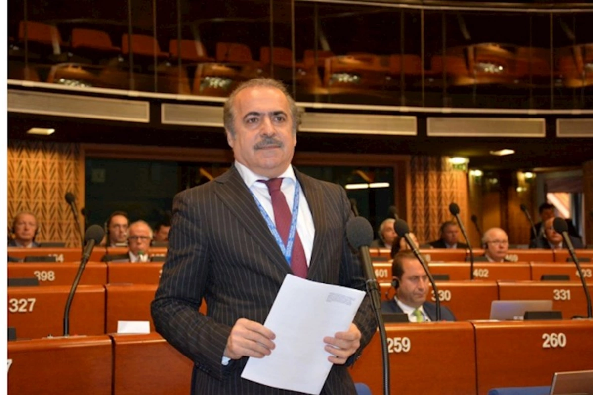 Rafael Huseynov Milli Məclis sədrinin müavini postuna namizəd oldu