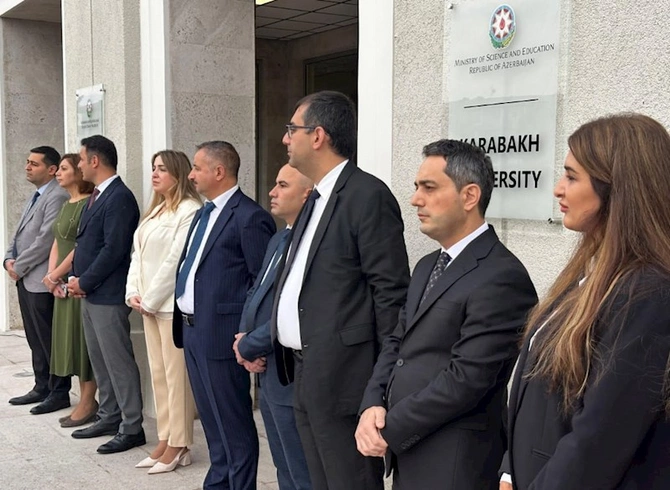 Qarabağ Universitetində ilk dərs günündən FOTOLAR Qarabağ Universitetində ilk dərs günündən FOTOLAR