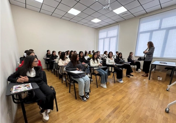 Qarabağ Universitetində ilk dərs günü — FOTOLAR Qarabağ Universitetində ilk dərs günü — FOTOLAR