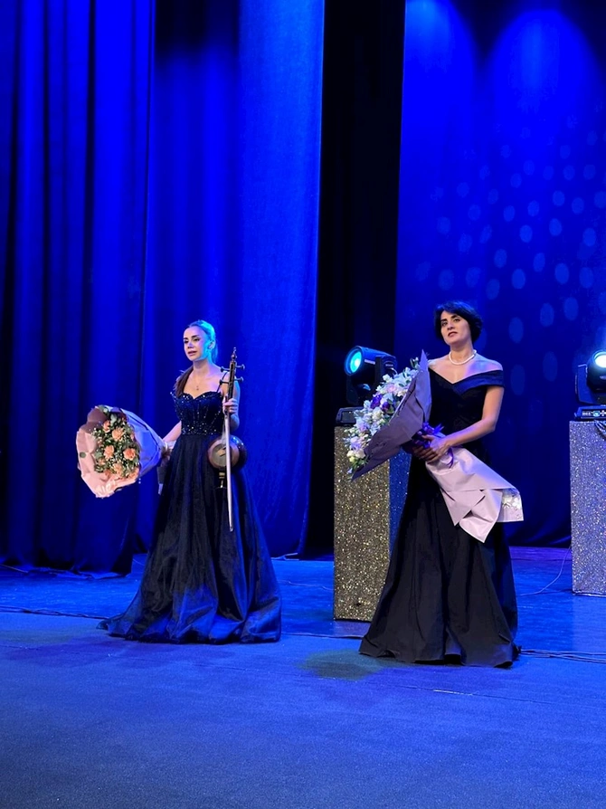 Gəncə Dövlət Filarmoniyasında “Ruhun qidası” adlı konsert — FOTOLAR Gəncə Dövlət Filarmoniyasında “Ruhun qidası” adlı konsert — FOTOLAR